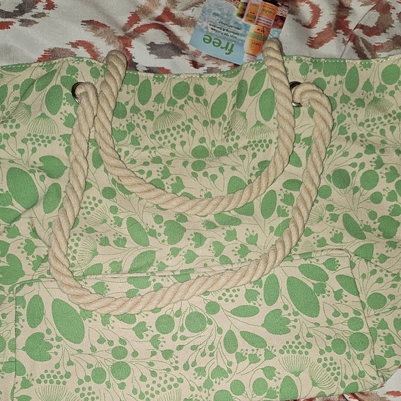Green Floral Tote Bag New - Picture 3 of 5